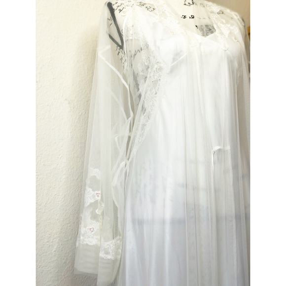 Victoria's Secret Embroidered Lace Peignoir Robe M/L - Picture 5 of 8